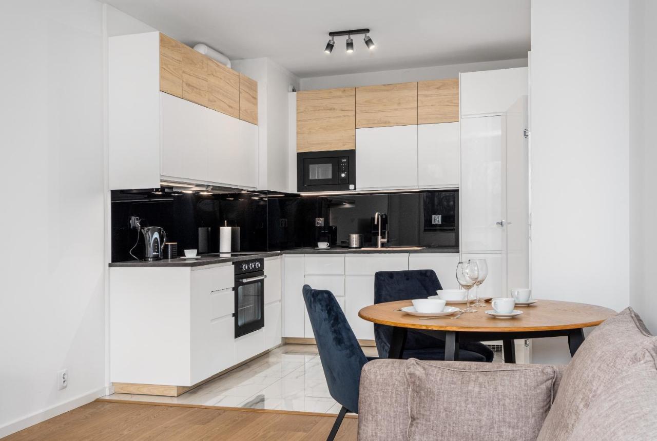Warsaw Apartments 1 Sierpnia Street 外观 照片
